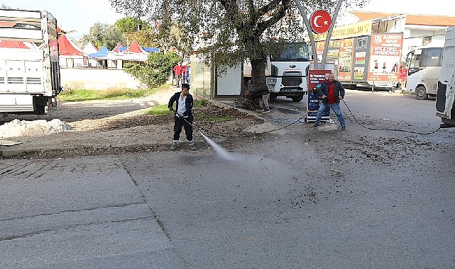 Menderes’te Caddeler Tertemiz 1 mendereste caddeler tertemiz