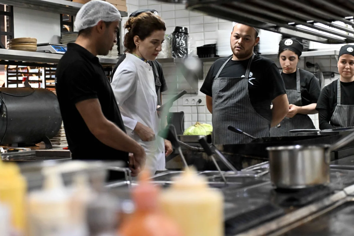 Muratpaşa’da Gold Town Çalışanlarına Hijyen Eğitimi Verildi 1 Muratpaşa’da Gold Town Çalışanlarına Hijyen Eğitimi Verildi