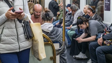 İzmir Metrosu’nda Artık Kesintisiz İnternet ve Telefon İmkanı