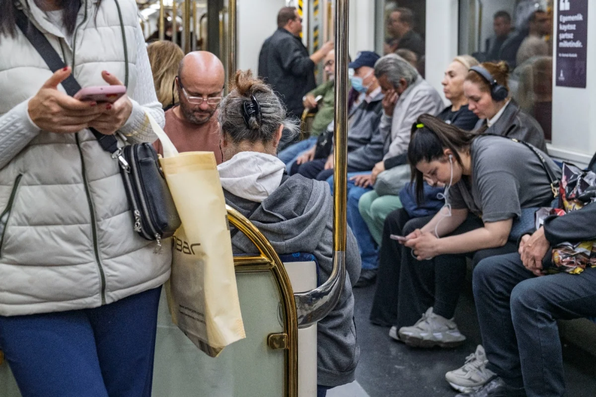 İzmir Metrosu’nda Artık Kesintisiz İnternet ve Telefon İmkanı 1 İzmir Metrosu’nda Artık Kesintisiz İnternet ve Telefon İmkanı