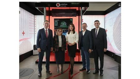 Vodafone, Gaziantep’teki yeni teknoloji merkezi ile Anadolu sanayisini geleceğe hazırlayacak